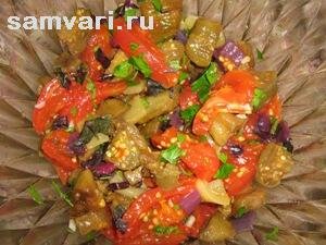 Салат из баклажанов с запеченными овощами