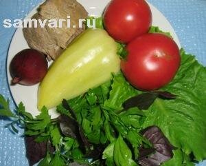 Салат из говядины и помидоров с маслом