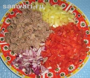 Салат из говядины и помидоров с маслом