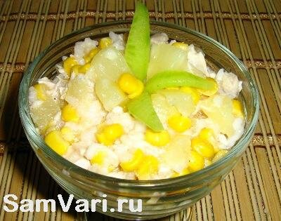 Салат c курицей и ананасами рецепт